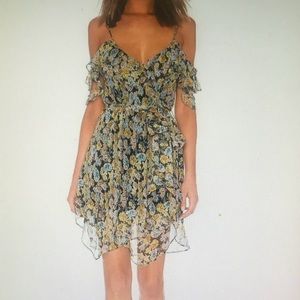 Floral ruffle dress, with tie belt.